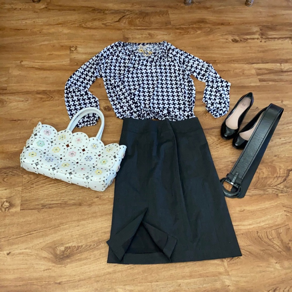 MK Black & White Spring Blouse S Gold Chain Neck